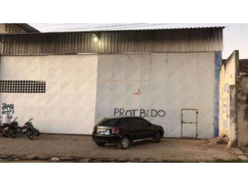 Galpao em leilão