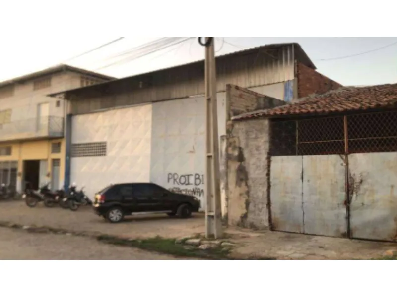 Galpao em leilão