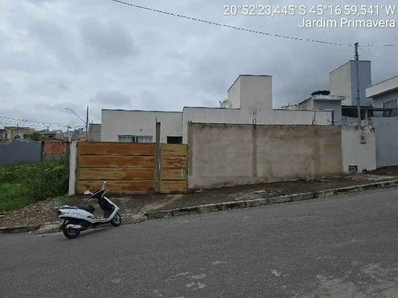 Casa em Leilão Extrajudicial