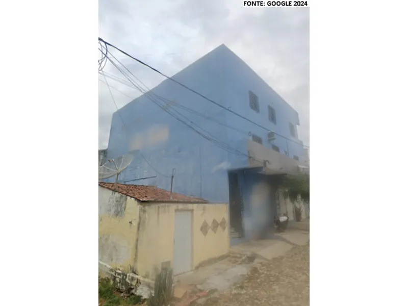 Comercial em leilão