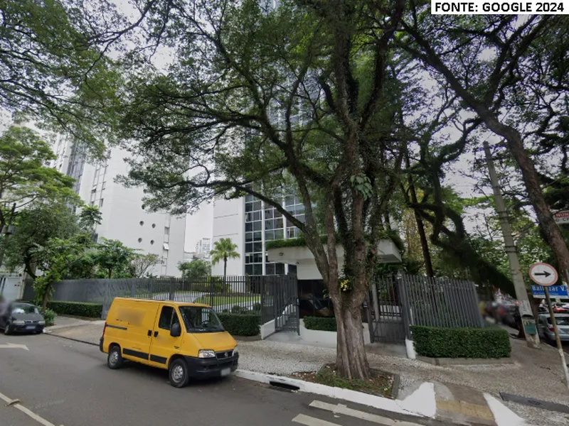 Outros em leilão