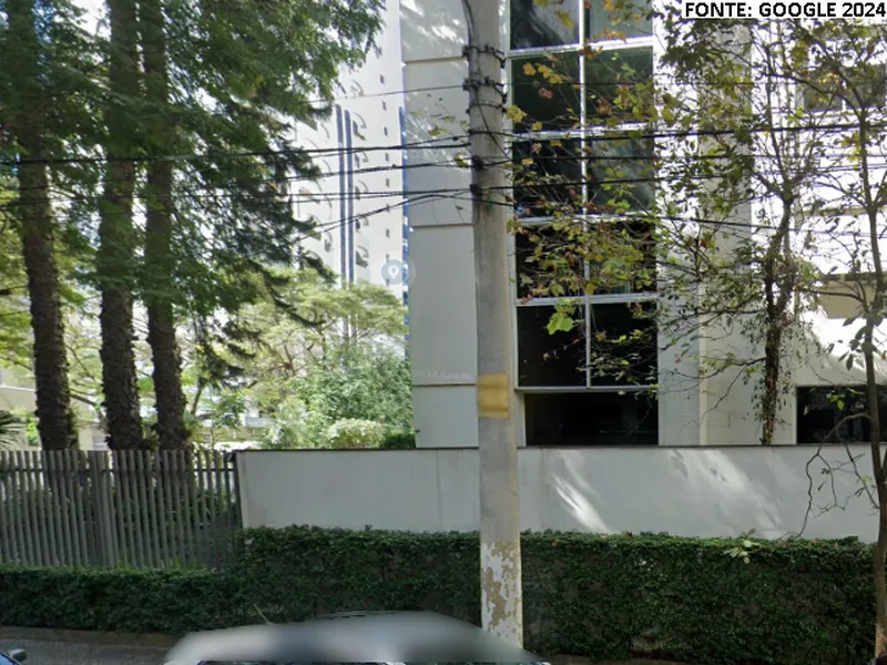 Outros em leilão