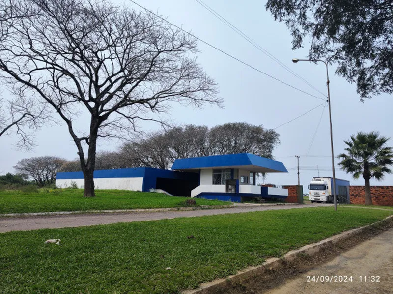 Comercial em leilão