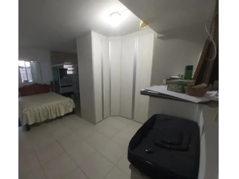Comercial em leilão
