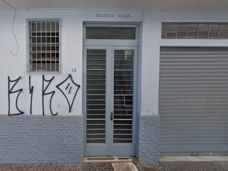 Comercial em leilão