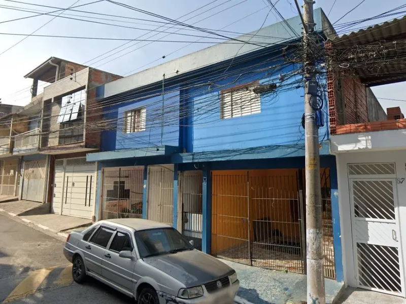 Outros em leilão