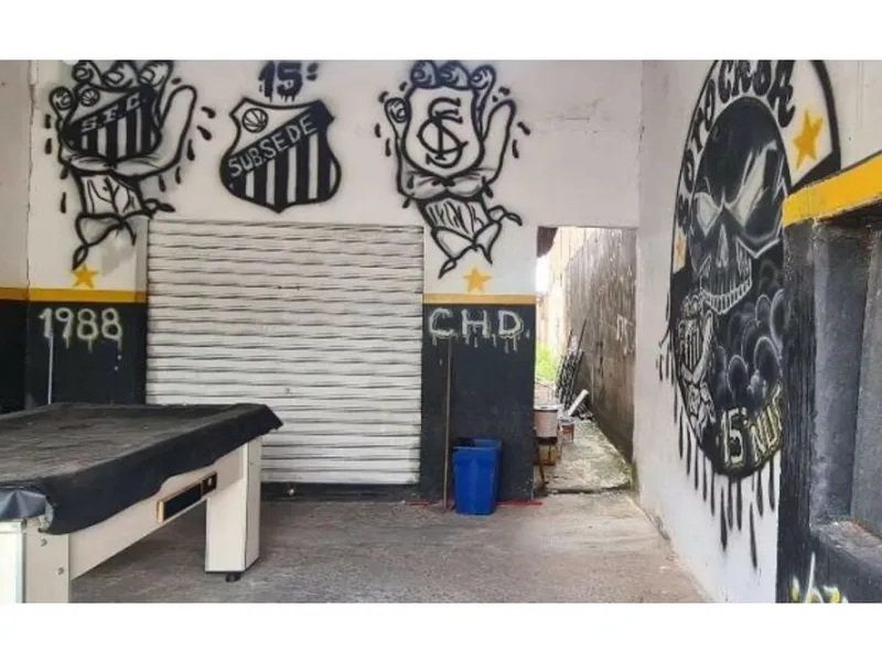 Comercial em leilão