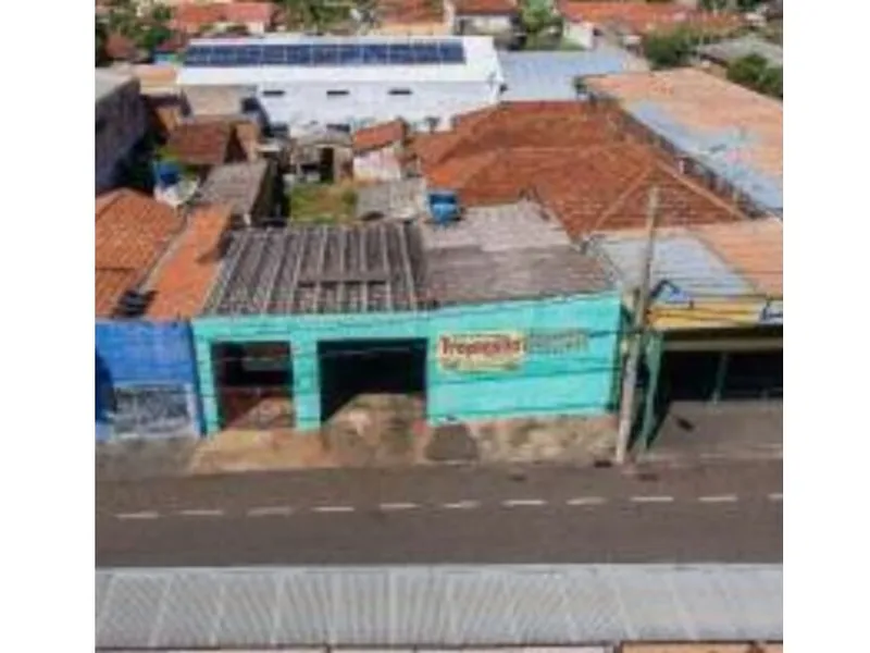 Comercial em leilão