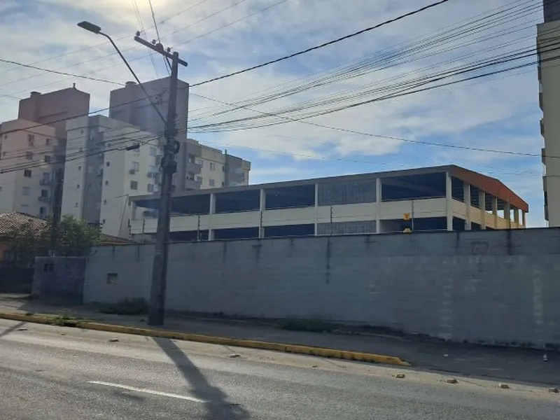 Outros em leilão