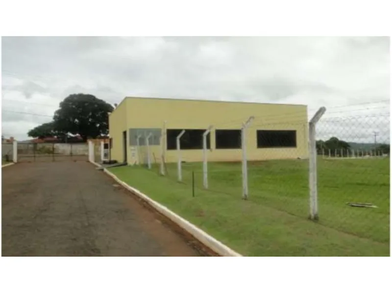 Comercial em leilão