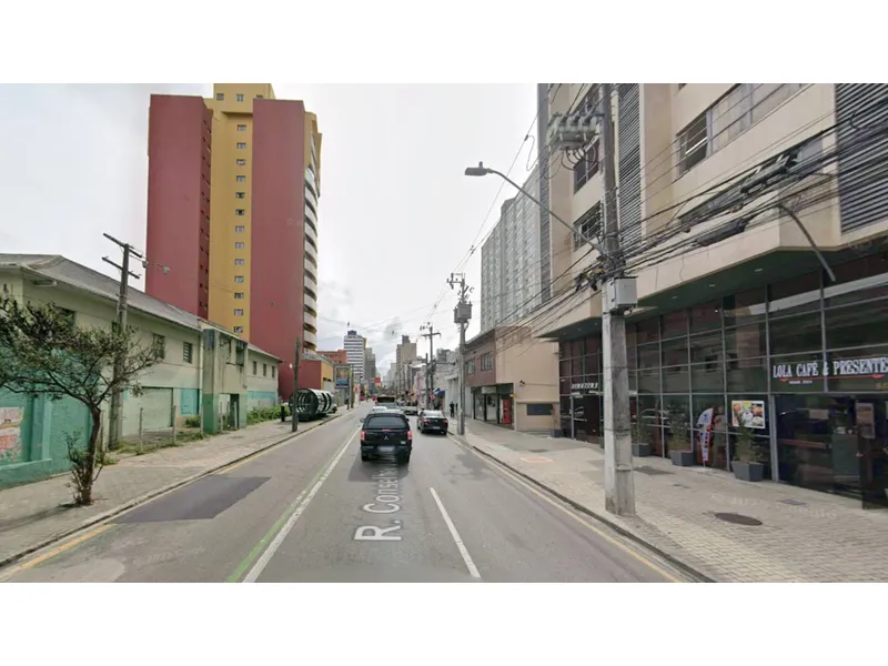 Outros em leilão