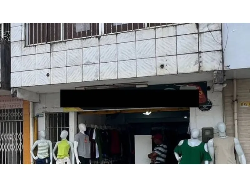 Comercial em leilão