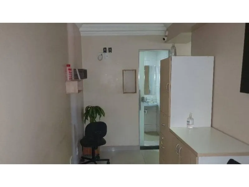 Comercial em leilão