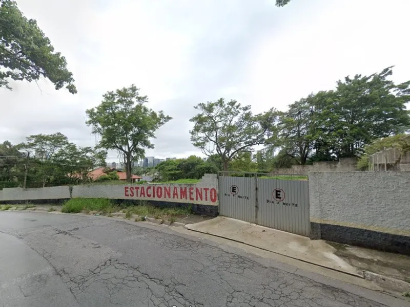 Terreno em leilão