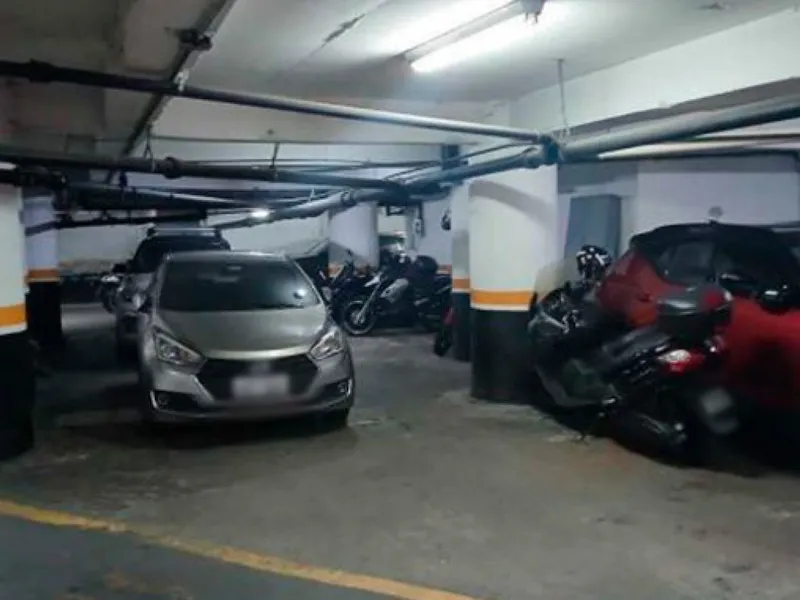 Outros em leilão