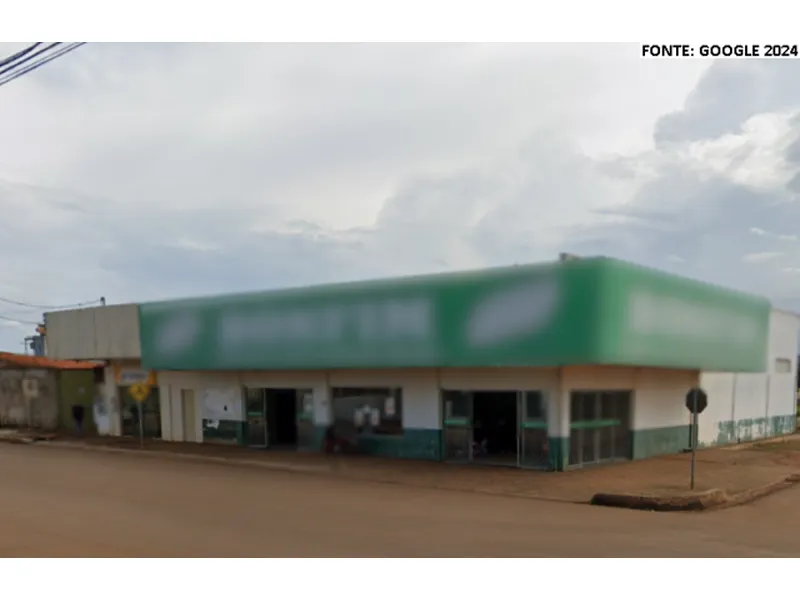 Comercial em leilão
