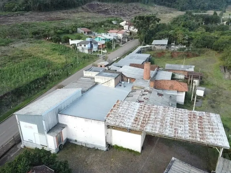 Comercial em leilão