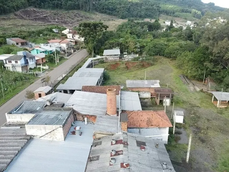Comercial em leilão