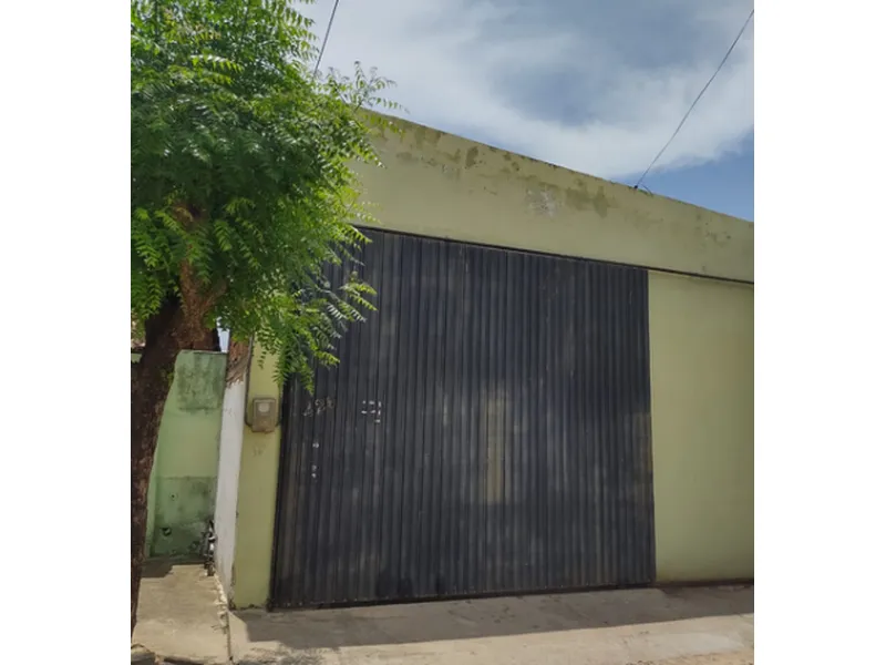 Comercial em leilão