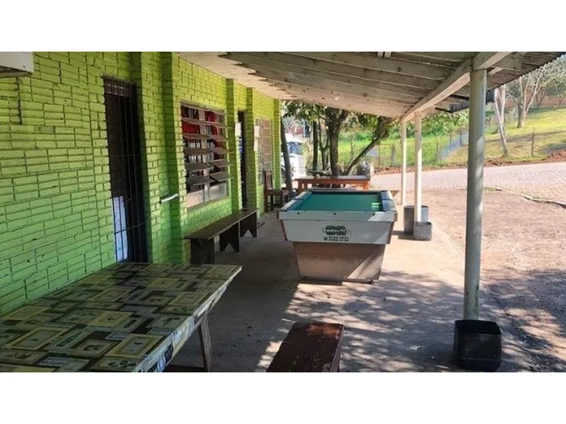 Comercial em leilão