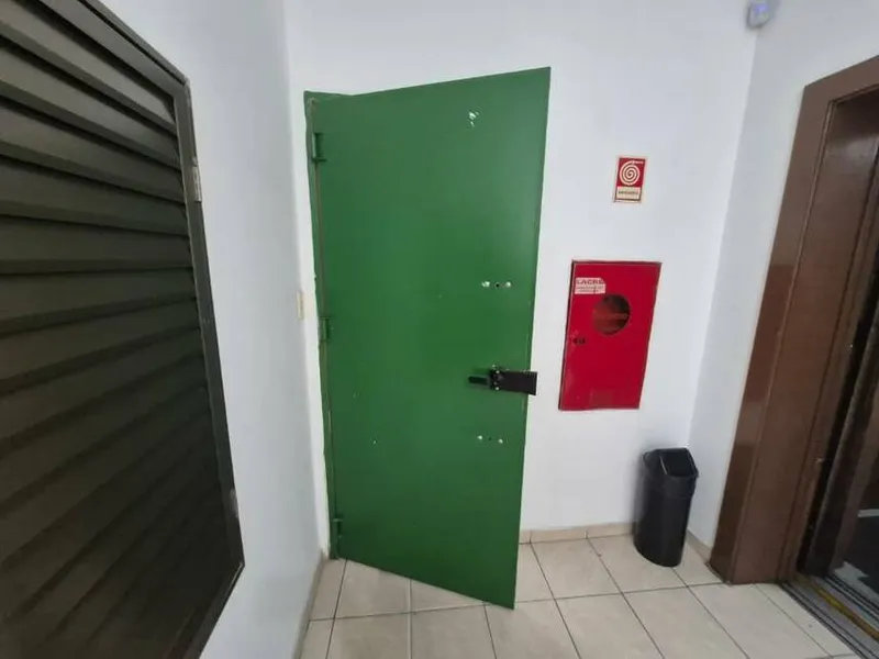 Comercial em leilão