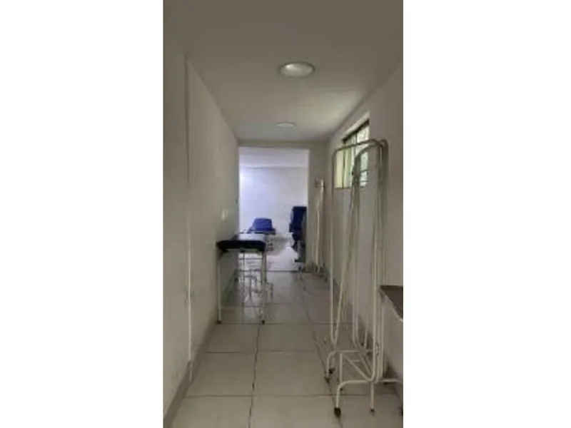Comercial em leilão