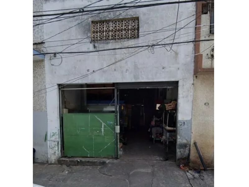 Comercial em leilão