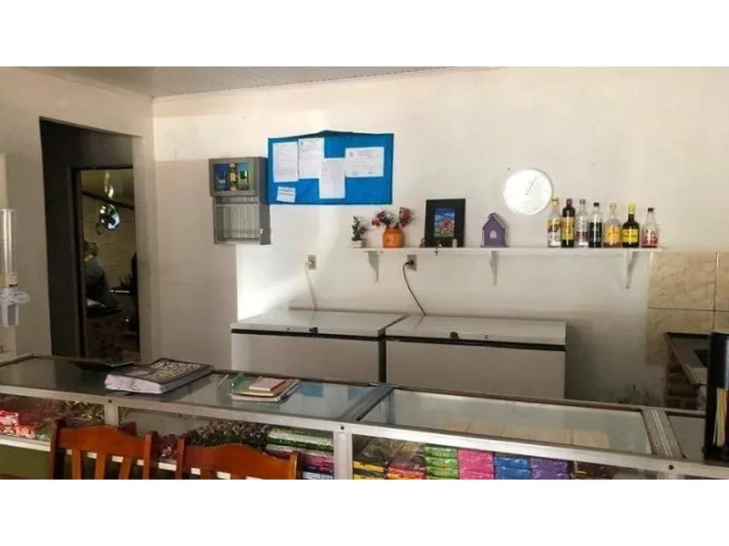 Comercial em leilão