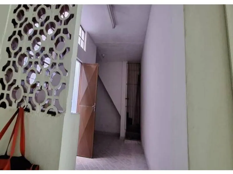 Comercial em leilão