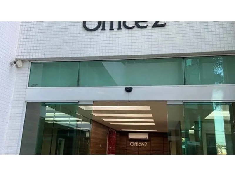 Comercial em leilão