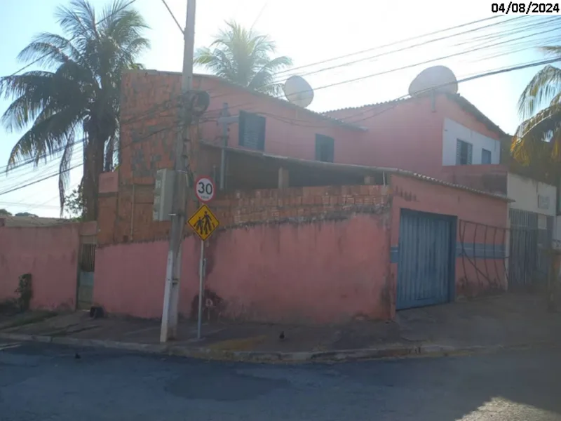 Outros em leilão