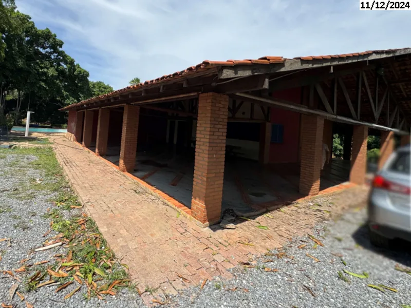 Outros em leilão