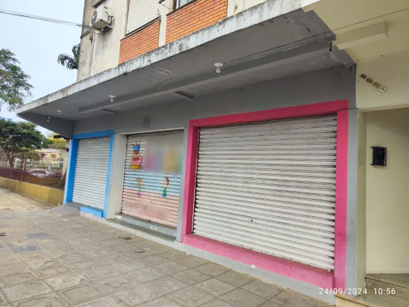 Comercial em leilão