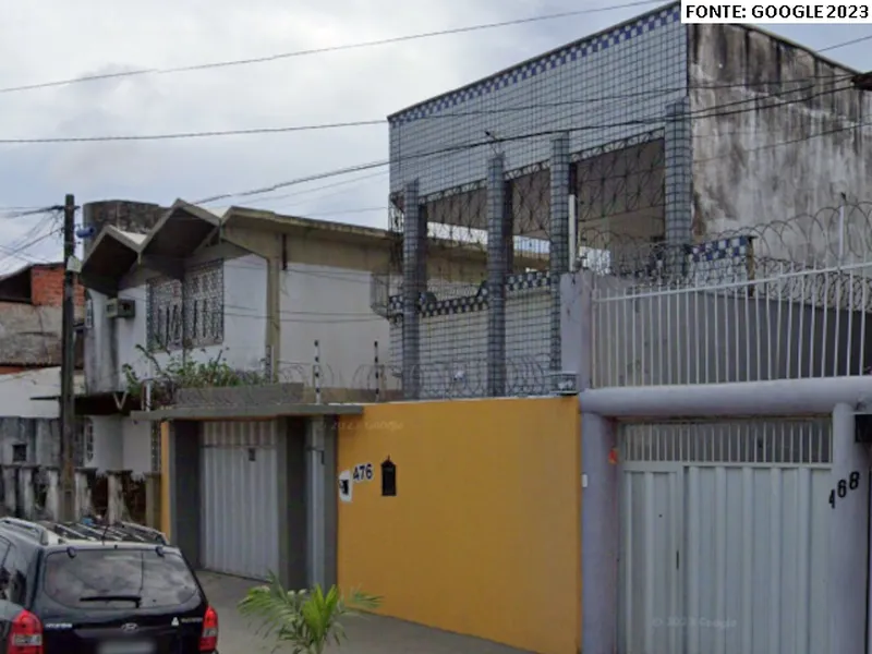 Comercial em leilão