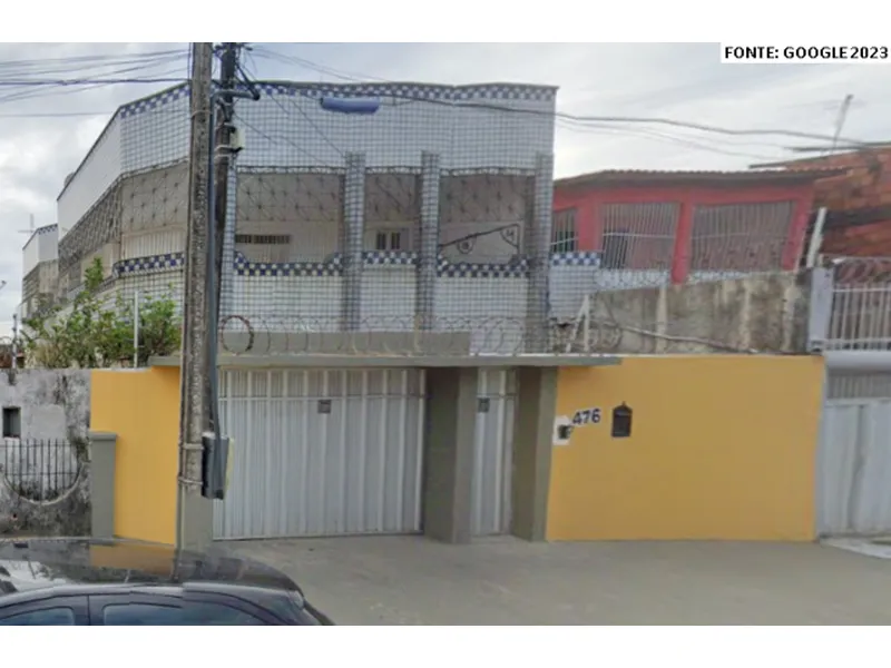Comercial em leilão
