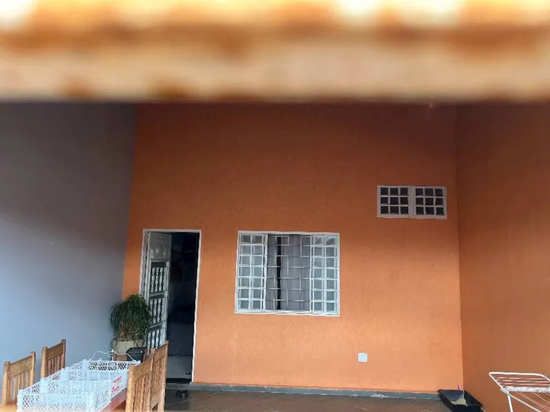 Outros em leilão