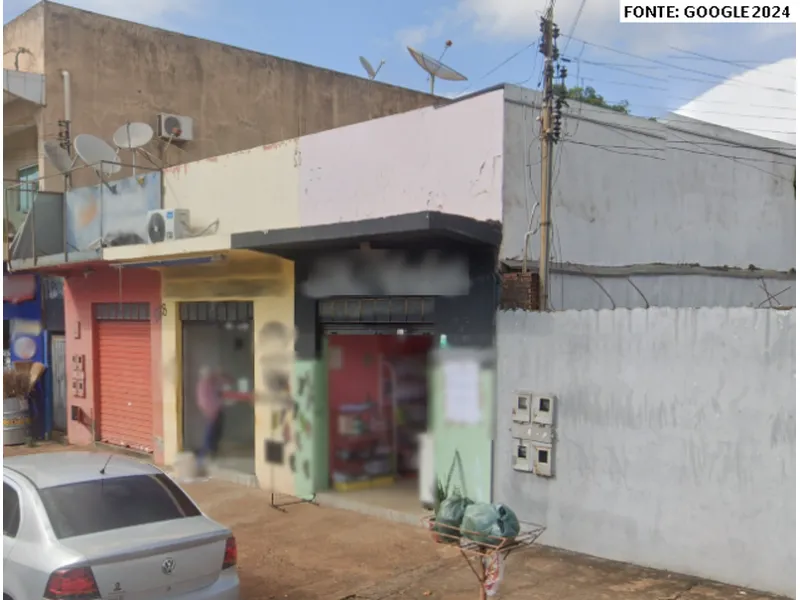Comercial em leilão