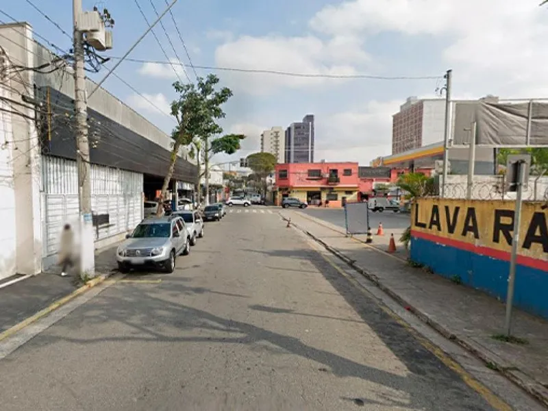 Outros em leilão