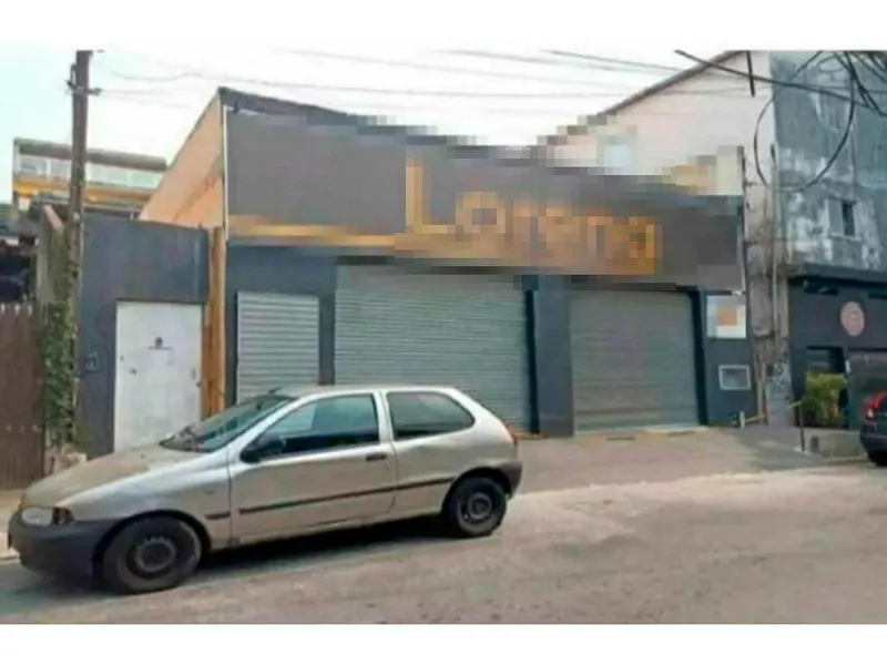 Comercial em leilão