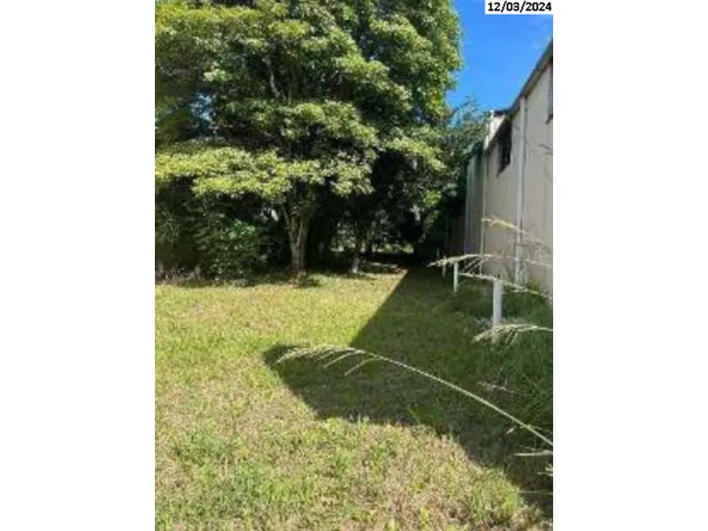 Terreno em leilão