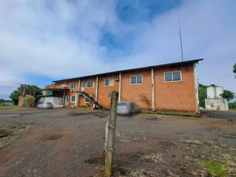 Comercial em leilão