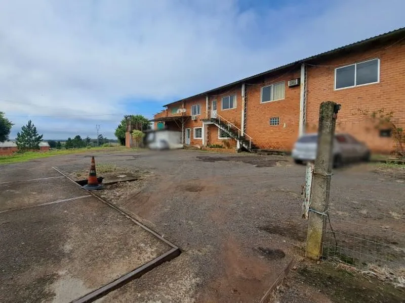 Comercial em leilão