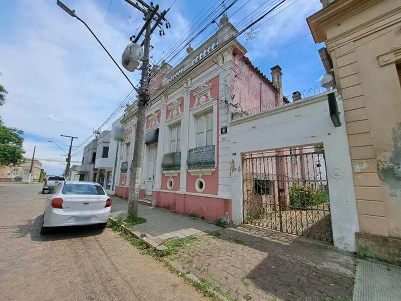 Outros em leilão
