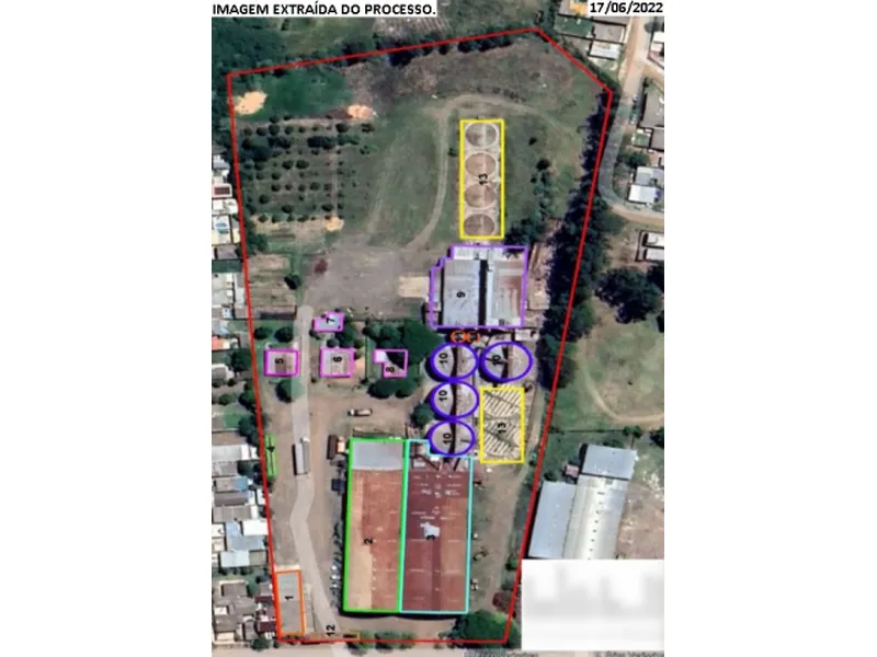 Comercial em leilão