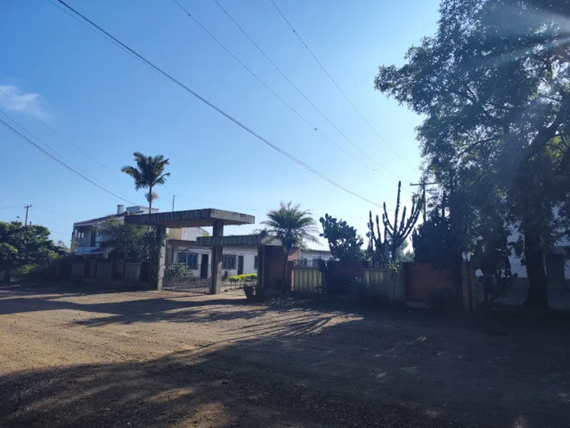 Comercial em leilão