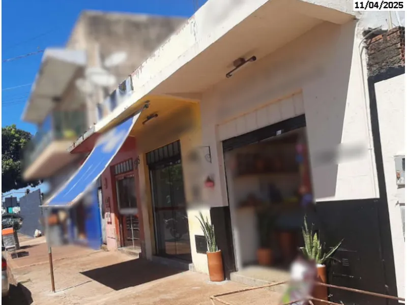 Comercial em leilão