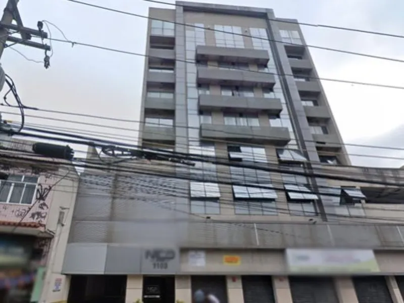 Comercial em leilão