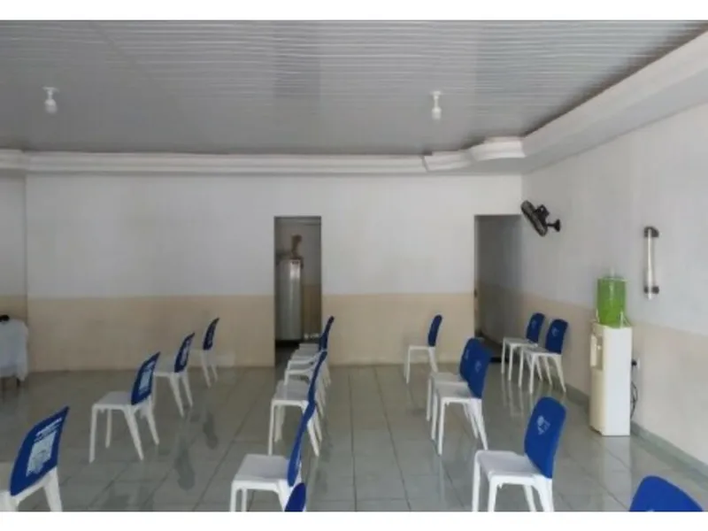 Comercial em leilão