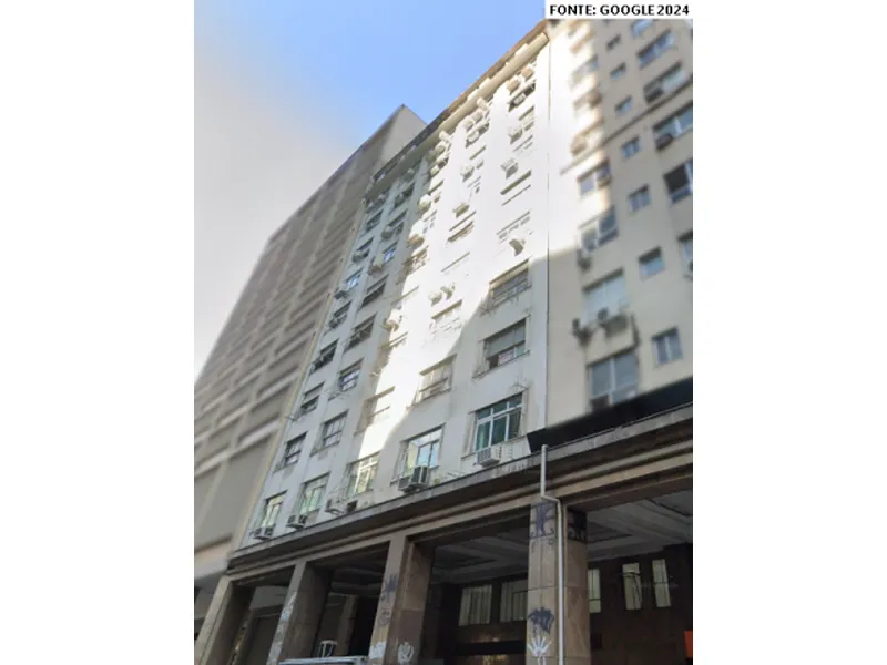 Comercial em leilão