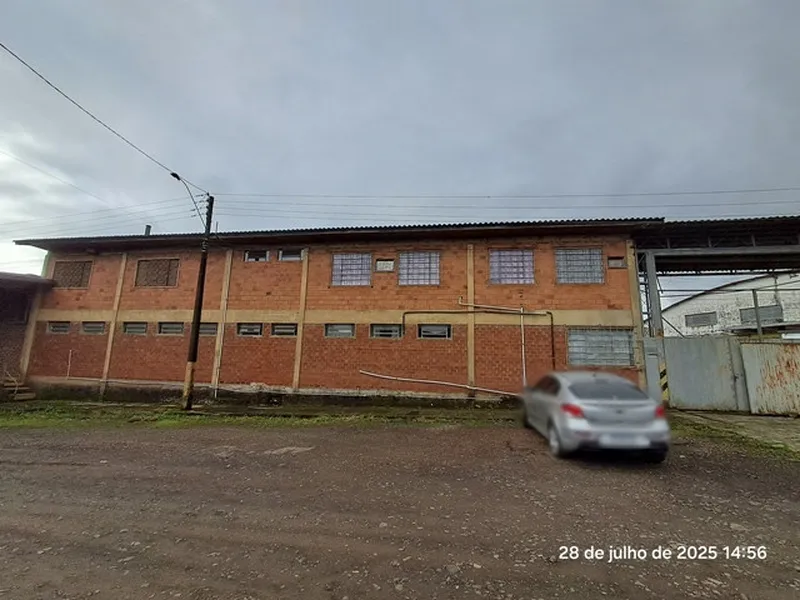 Comercial em leilão